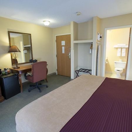 Swan Lake Resort Plymouth Room photo