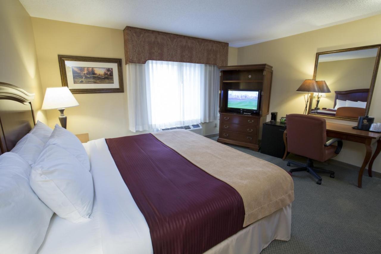 Swan Lake Resort Plymouth Room photo